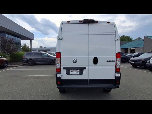 Used 2026 RAM ProMaster 2500 w/ Convenience Group FWD image 7