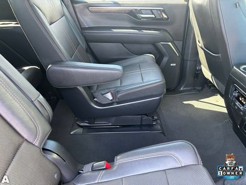 Used 2025 Chevrolet Tahoe High Country AWD/4WD image 13