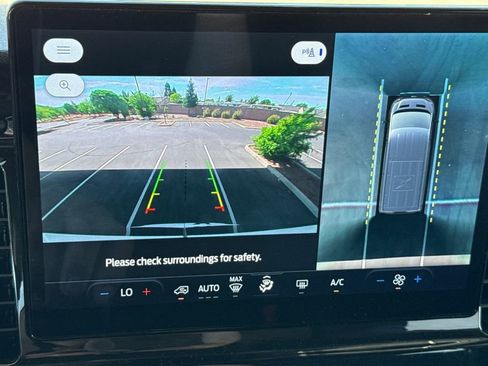 Used 2023 Ford Transit 350 XLT image 28