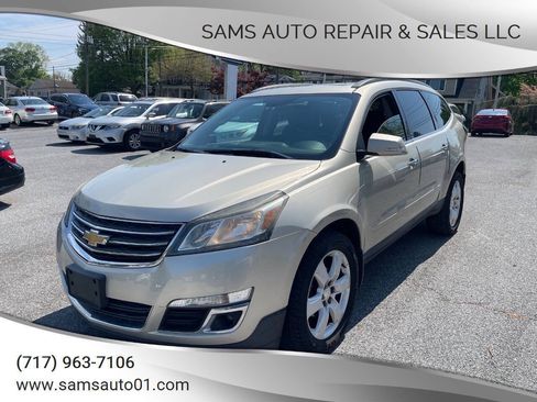 Used 2016 Chevrolet Traverse LT w/ Style and Technology Package FWD image 1