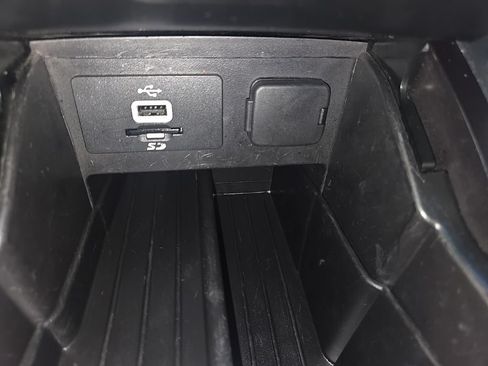 Used 2016 Ford Explorer Platinum AWD/4WD image 18