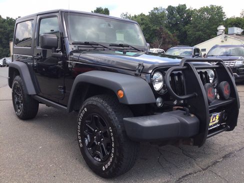 Used 2018 Jeep Wrangler Sport AWD/4WD image 6
