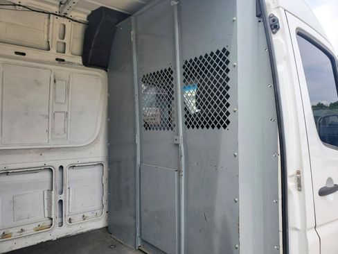 Used 2012 Freightliner Sprinter 2500 RWD image 9