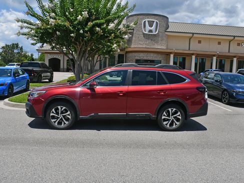 Used 2022 Subaru Outback Limited w/ Popular Package #2 AWD/4WD image 2