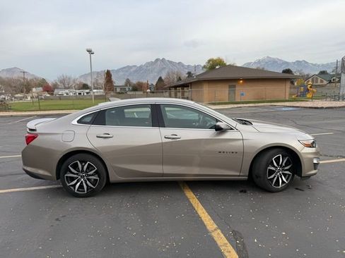 Used 2022 Chevrolet Malibu RS FWD image 9