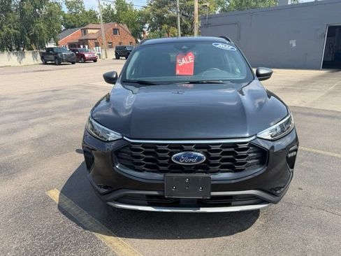 Certified 2025 Ford Escape ST-Line AWD/4WD image 5
