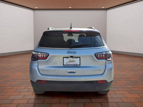 Used 2025 Jeep Compass Limited AWD/4WD image 5