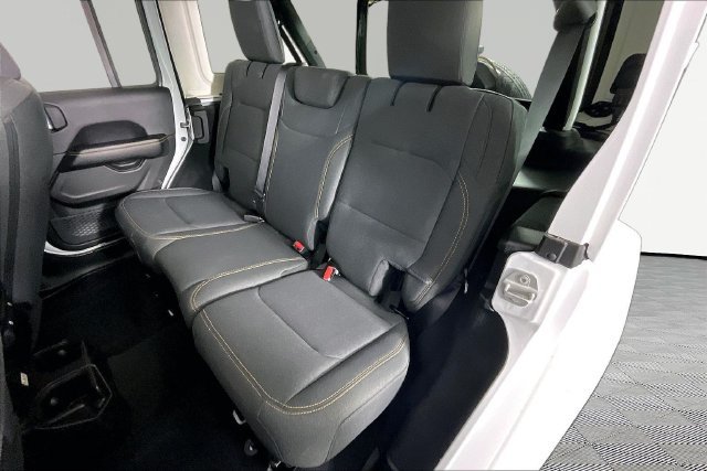 Used 2026 Jeep Wrangler Unlimited Sahara AWD/4WD image 19