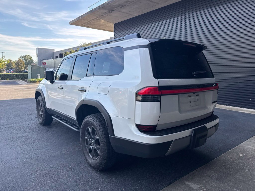 Used 2024 Lexus GX 550 AWD/4WD image 3