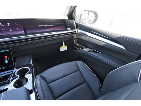 New 2026 Cadillac Escalade ESV Sport w/ Touring Package image 10