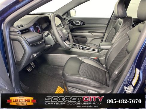 New 2026 Jeep Compass Latitude image 11