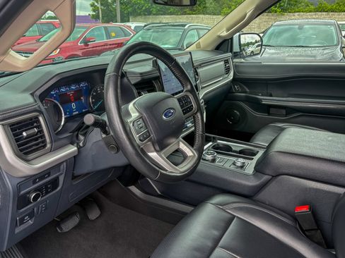 Used 2024 Ford Expedition XLT AWD/4WD image 7