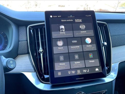 Used 2025 Volvo XC90 B5 Core w/ Protection Package Premier image 38