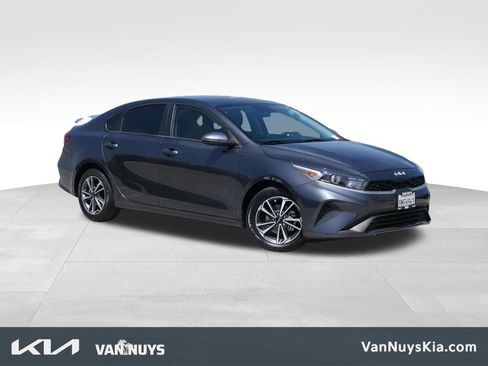 Used 2024 Kia Forte LXS w/ LXS Technology Package FWD image 1