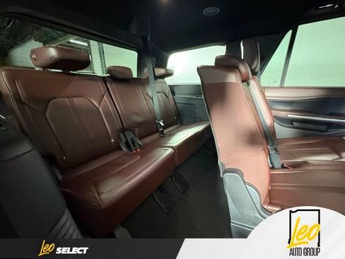 Used 2024 Ford Expedition Limited AWD/4WD image 8