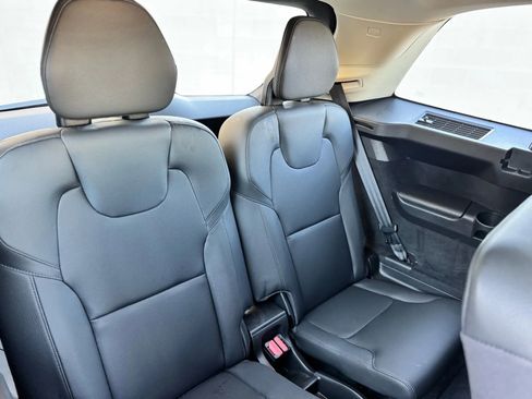 Used 2024 Volvo XC90 B6 Plus w/ Protection Package Premier image 16