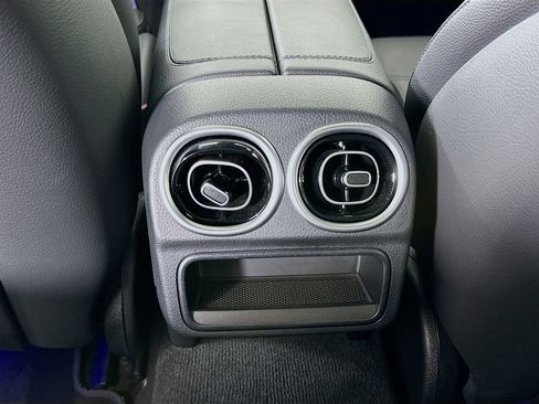 Used 2023 Mercedes-Benz C 300 Sedan image 27