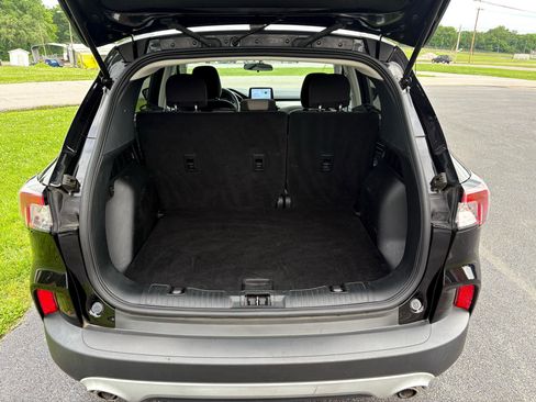 Used 2021 Ford Escape SE image 4