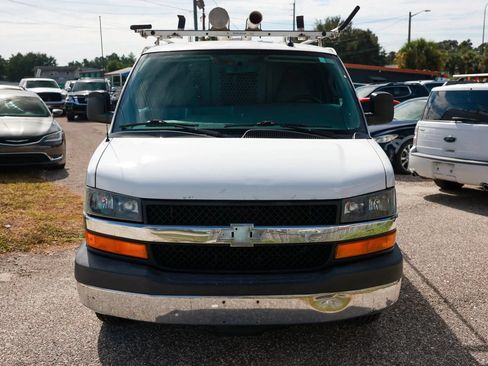 Used 2017 Chevrolet Express 2500 Extended RWD image 9