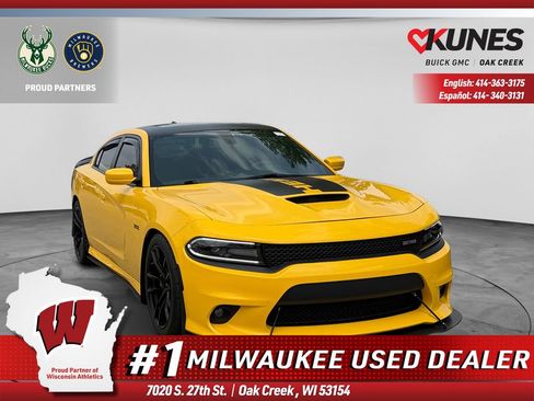 Used 2017 Dodge Charger R/T RWD image 1