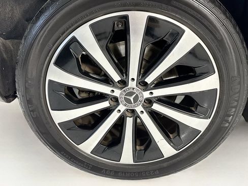 Used 2023 Mercedes-Benz GLB 250 image 33