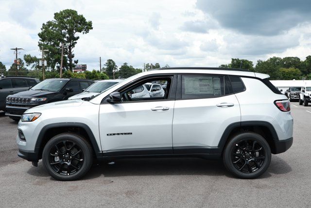 New 2026 Jeep Compass Latitude AWD/4WD image 9