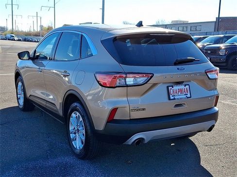 Certified 2020 Ford Escape SE image 4