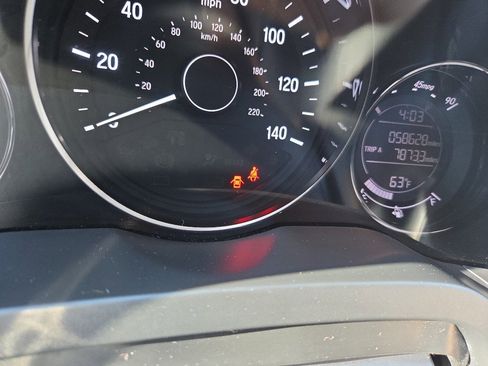 Used 2018 Honda HR-V EX-L image 2