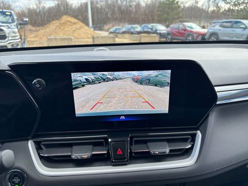 Used 2025 Chevrolet TrailBlazer LT w/ Driver Confidence Package image 17