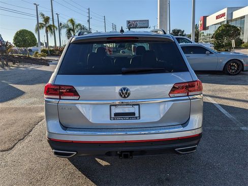 Certified 2023 Volkswagen Atlas SE image 8