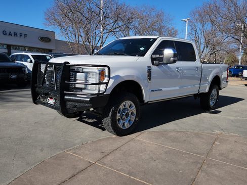 Used 2017 Ford F250 Platinum w/ Platinum Ultimate Package image 2