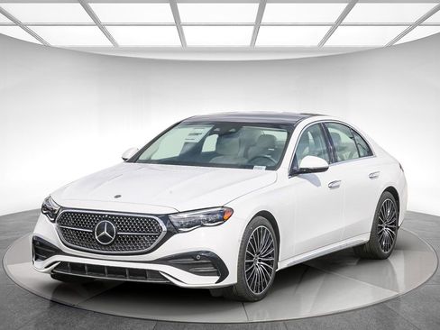 New 2024 Mercedes-Benz E 350 4MATIC Sedan image 3