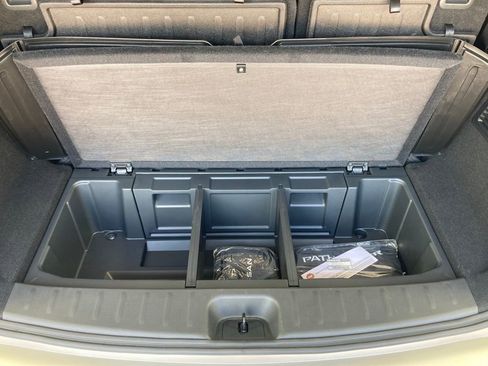 Used 2024 Nissan Pathfinder Platinum image 23