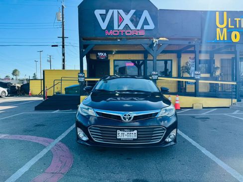 Used 2013 Toyota Avalon XLE Touring FWD image 2