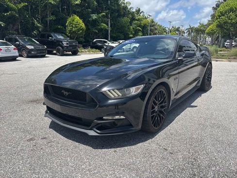 Used 2017 Ford Mustang GT Premium RWD image 5