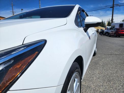 Used 2017 Chevrolet Cruze LT FWD image 29