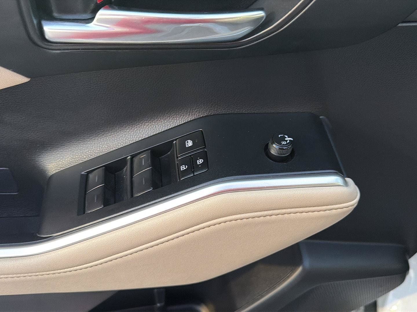 Used 2023 Toyota Highlander XLE FWD image 33