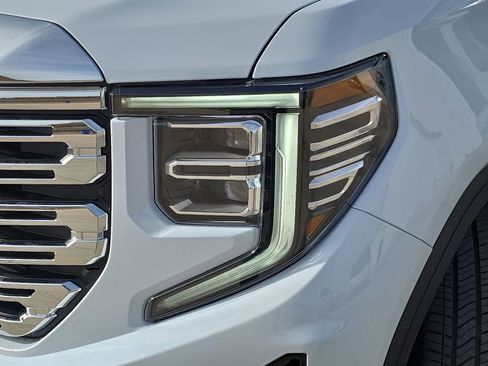 New 2026 GMC Sierra 1500 Denali w/ Denali Reserve Package AWD/4WD image 31