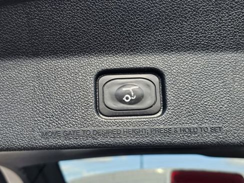 Used 2019 Ford Explorer Limited image 31