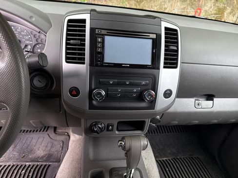Used 2015 Nissan Frontier SV AWD/4WD image 20