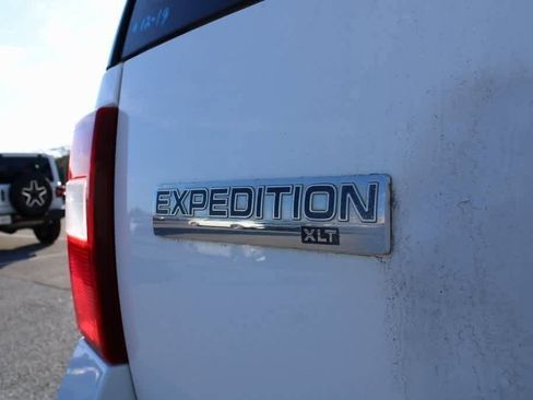 Used 2010 Ford Expedition XLT image 5