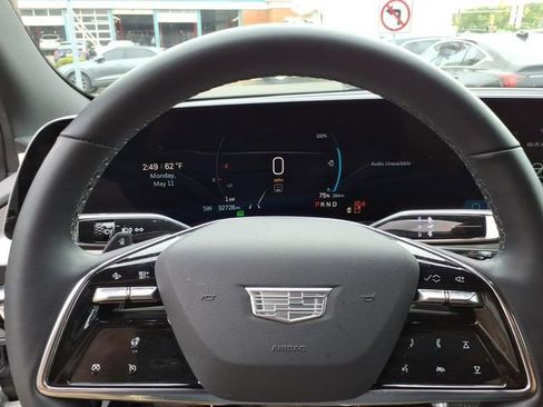 Certified 2024 Cadillac Lyriq Luxury AWD/4WD image 15