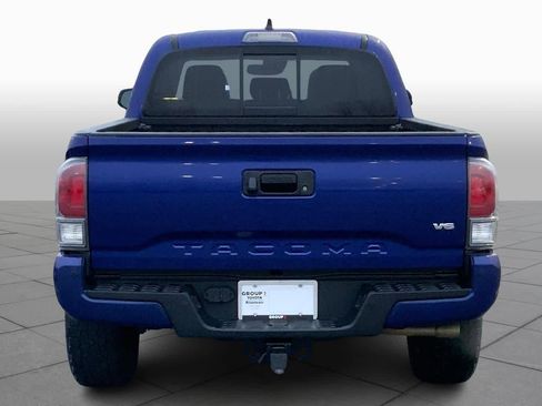 Used 2022 Toyota Tacoma TRD Sport w/ TRD Premium Sport Package image 5