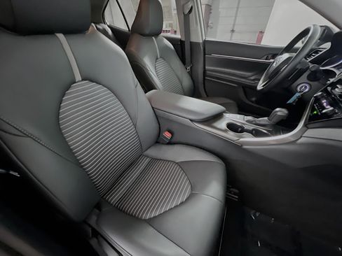 Used 2024 Toyota Camry SE FWD image 30