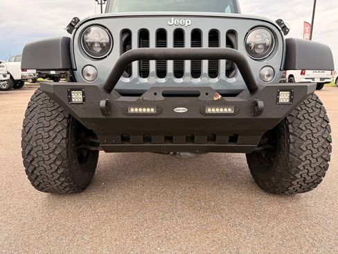 Used 2014 Jeep Wrangler Sport w/ Connectivity Group AWD/4WD image 12
