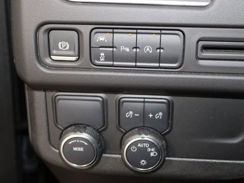 Used 2024 Chevrolet Suburban RST image 46