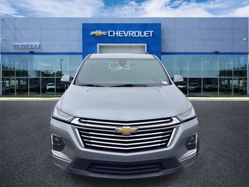 Used 2023 Chevrolet Traverse Premier FWD image 4