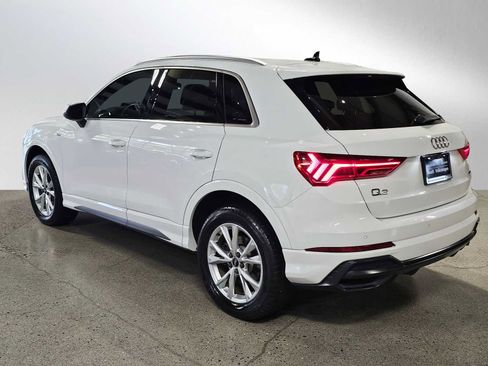 Used 2022 Audi Q3 2.0T Premium w/ Convenience Package image 5