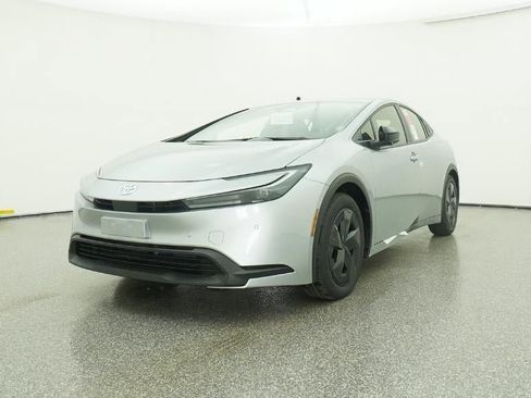 New 2026 Toyota Prius LE image 32