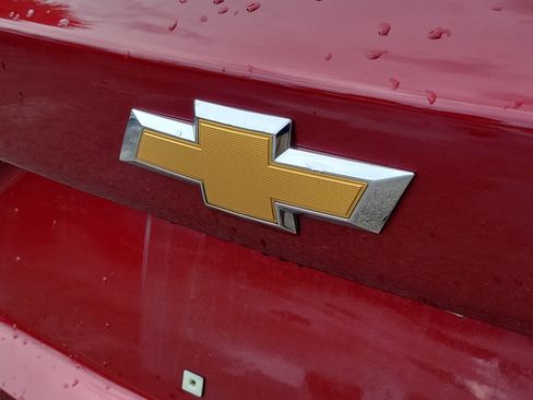 Used 2025 Chevrolet Trax LT FWD image 9